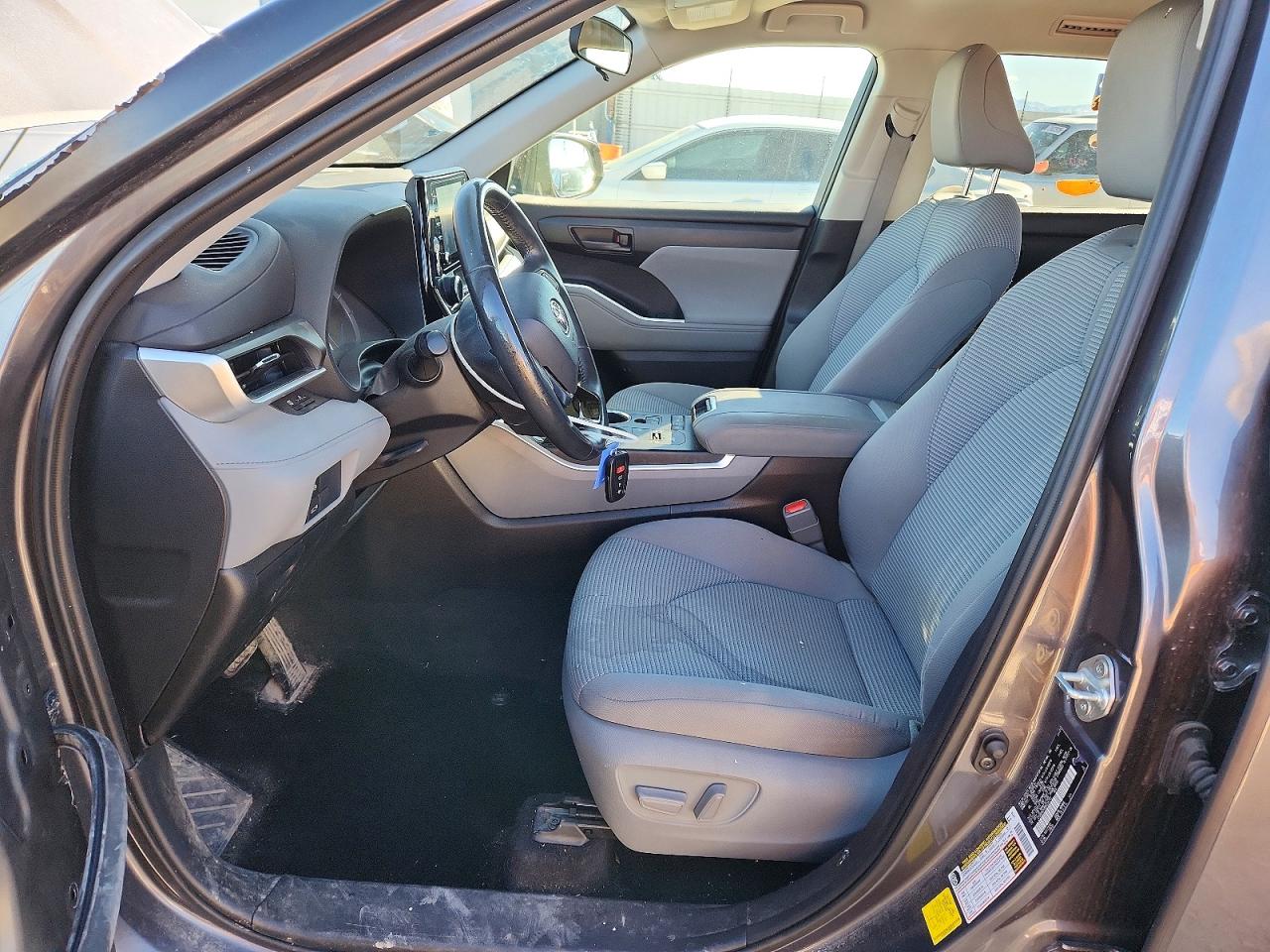 2021 TOYOTA HIGHLANDER HYBRID LE photo 7
