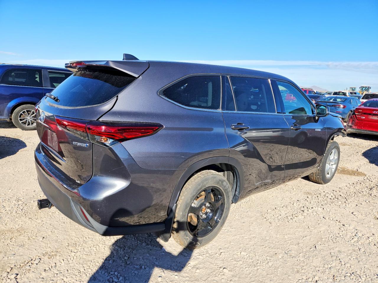 2021 TOYOTA HIGHLANDER HYBRID LE photo 3
