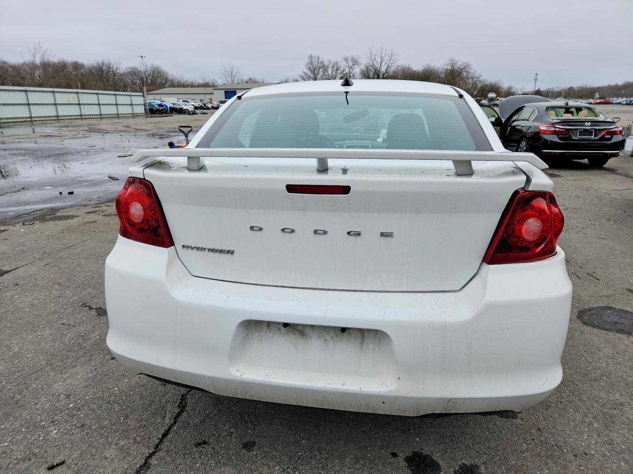 2014 DODGE AVENGER SE photo 6