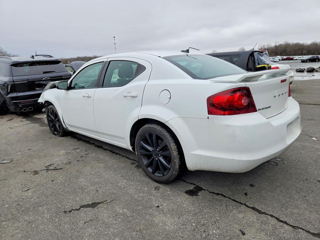 2014 DODGE AVENGER SE photo 2