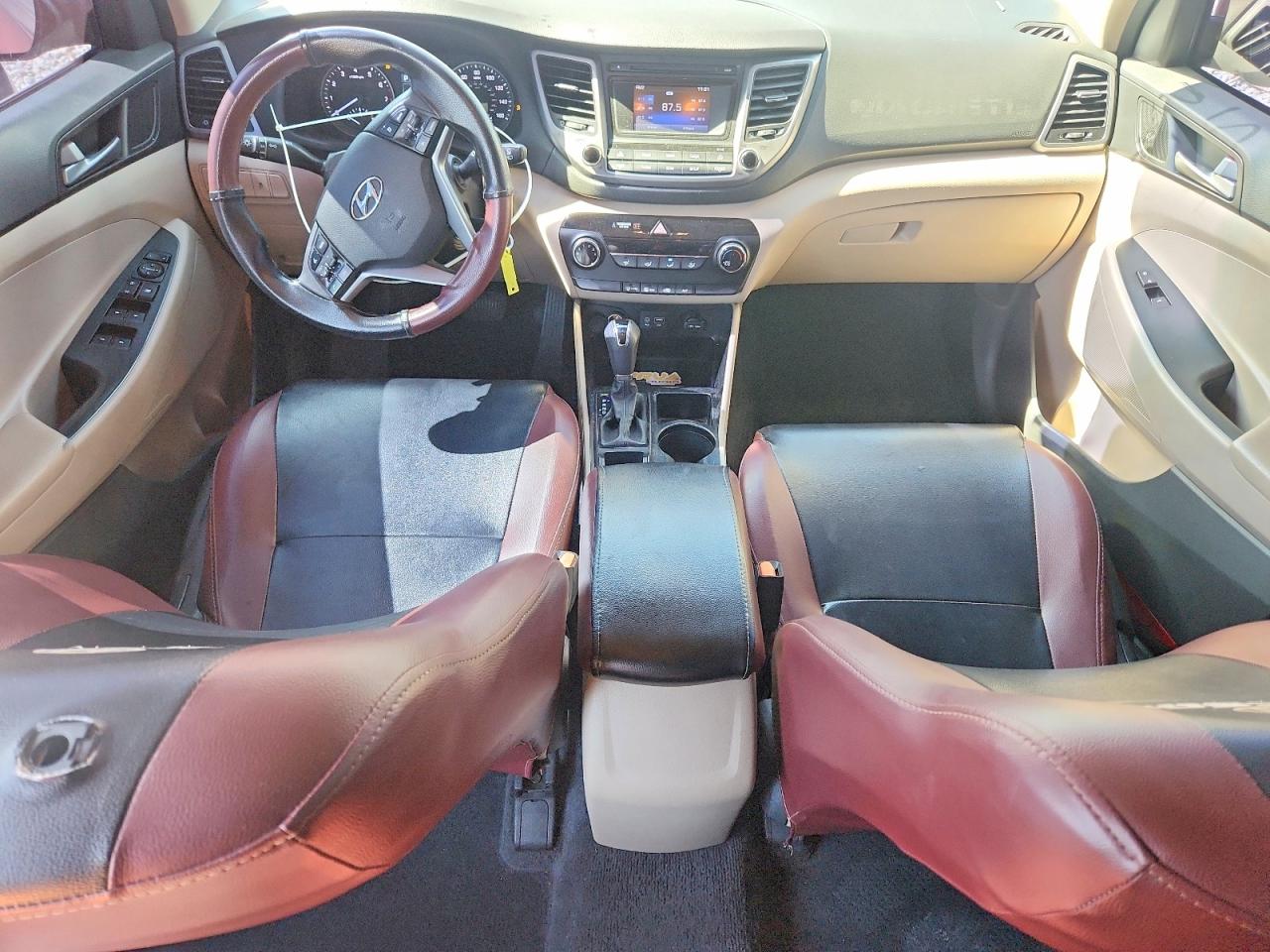 2017 HYUNDAI TUCSON SE photo 15
