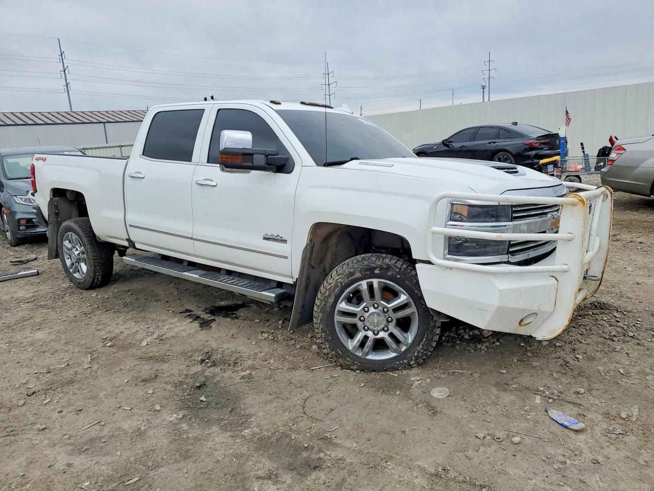2019 CHEVROLET SILVERADO K2500 HIGH COUNTRY photo 4