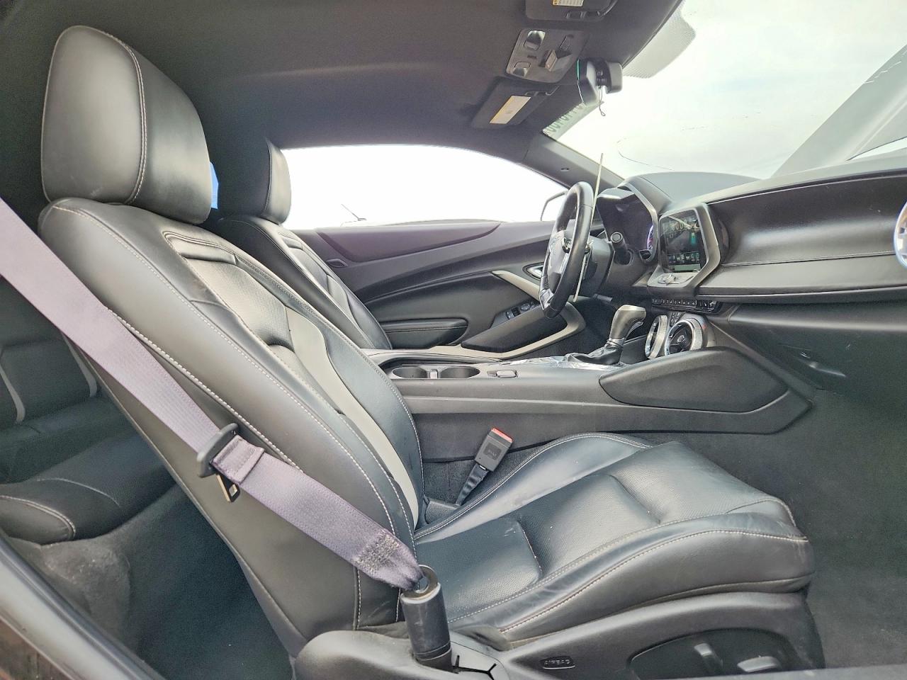 2017 CHEVROLET CAMARO LT photo 10