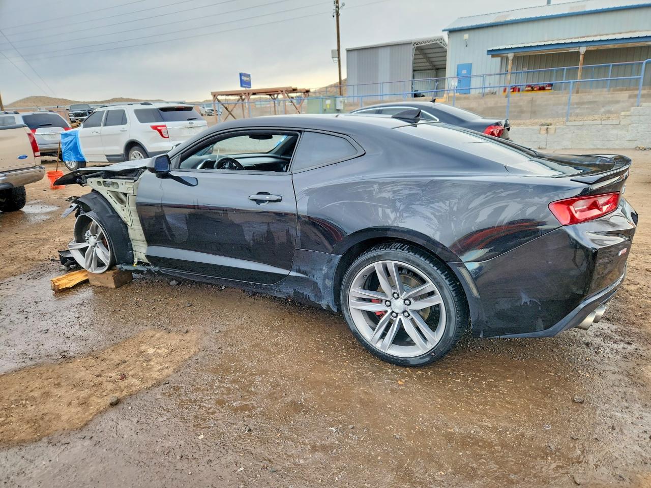 2017 CHEVROLET CAMARO LT photo 2