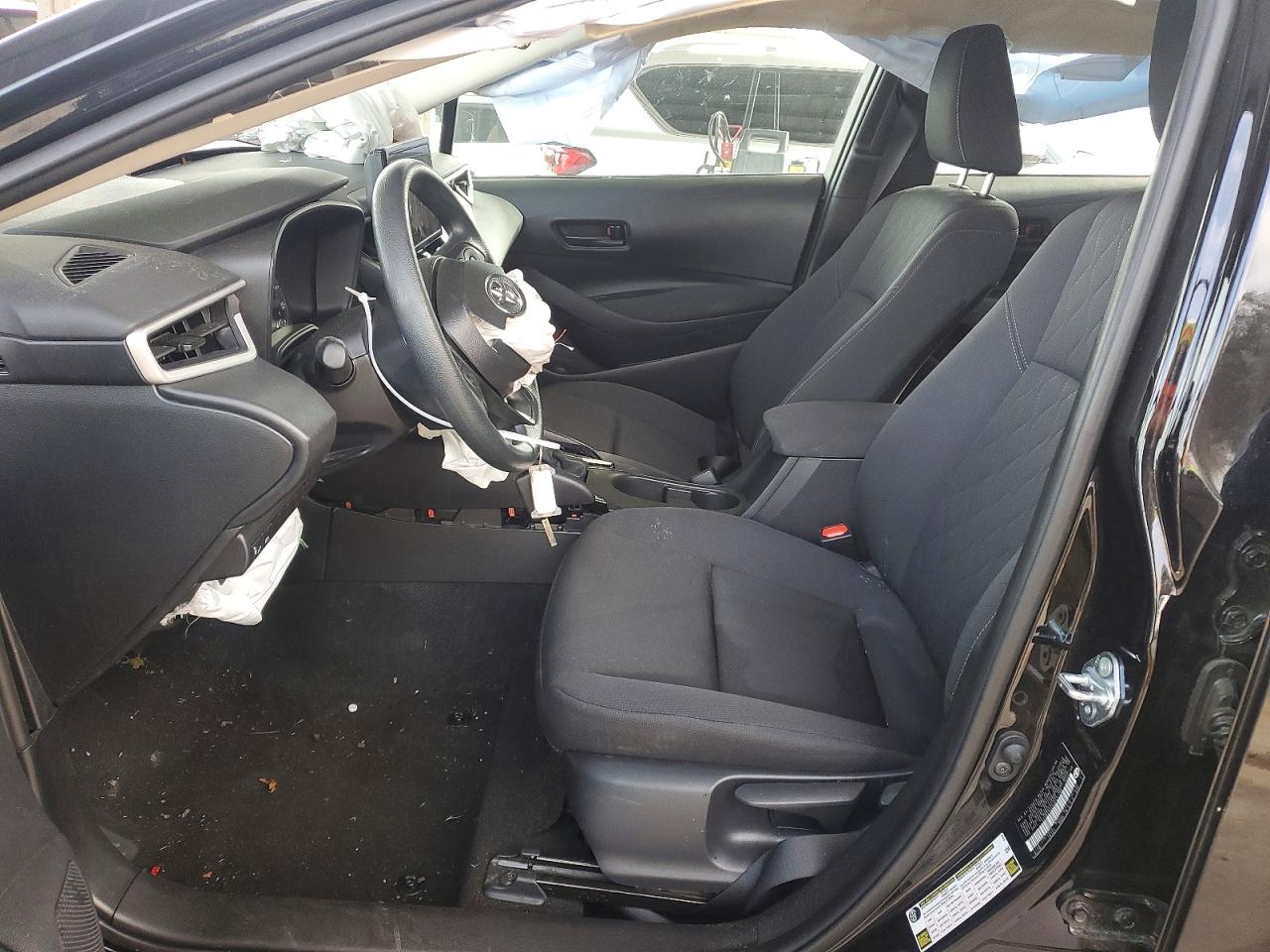 2025 TOYOTA COROLLA LE photo 7