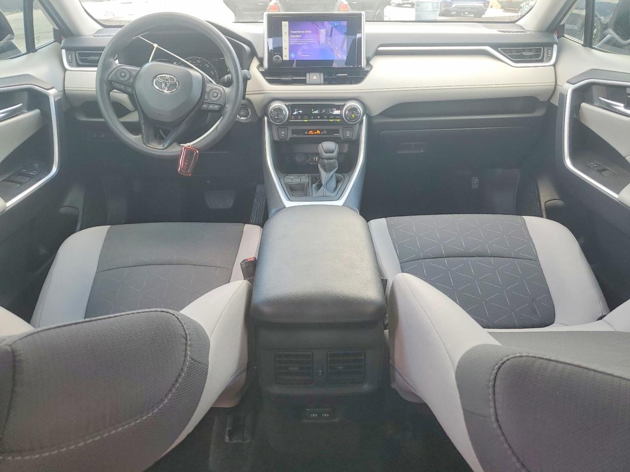 2024 TOYOTA RAV4 XLE photo 8