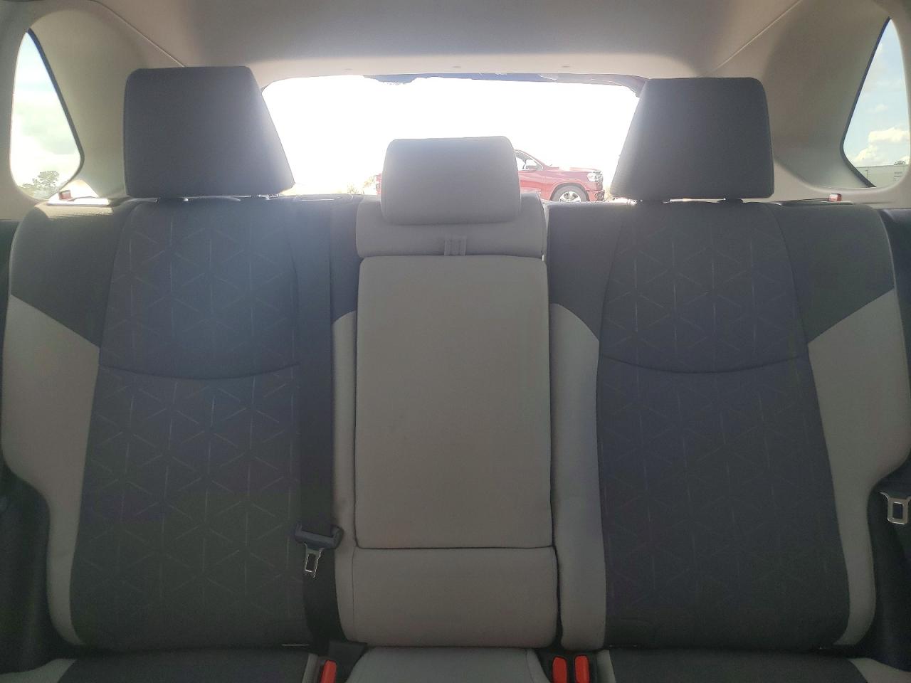 2024 TOYOTA RAV4 XLE photo 10