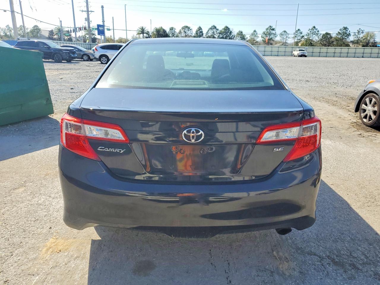 2014 TOYOTA CAMRY SE photo 6