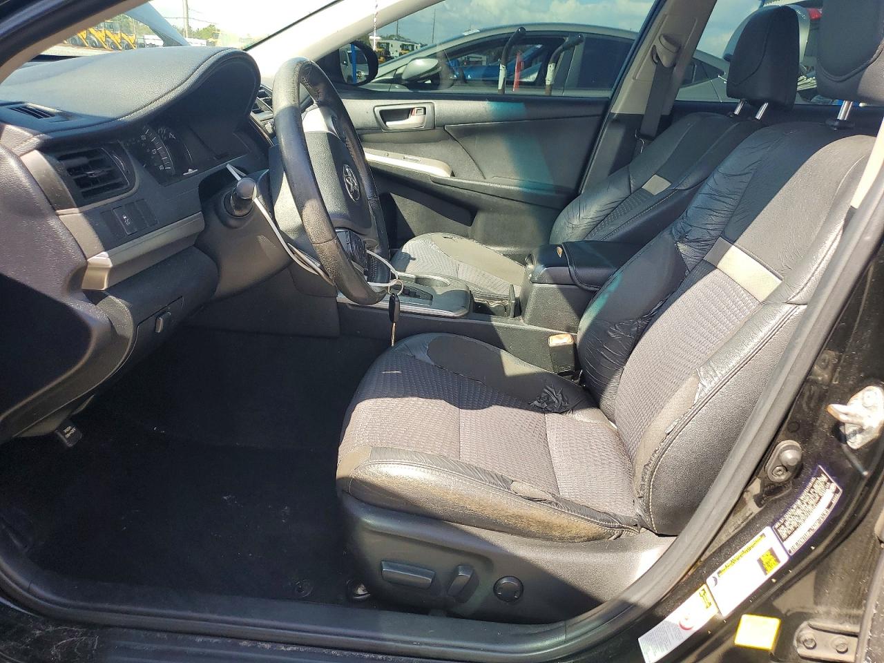 2014 TOYOTA CAMRY SE photo 7