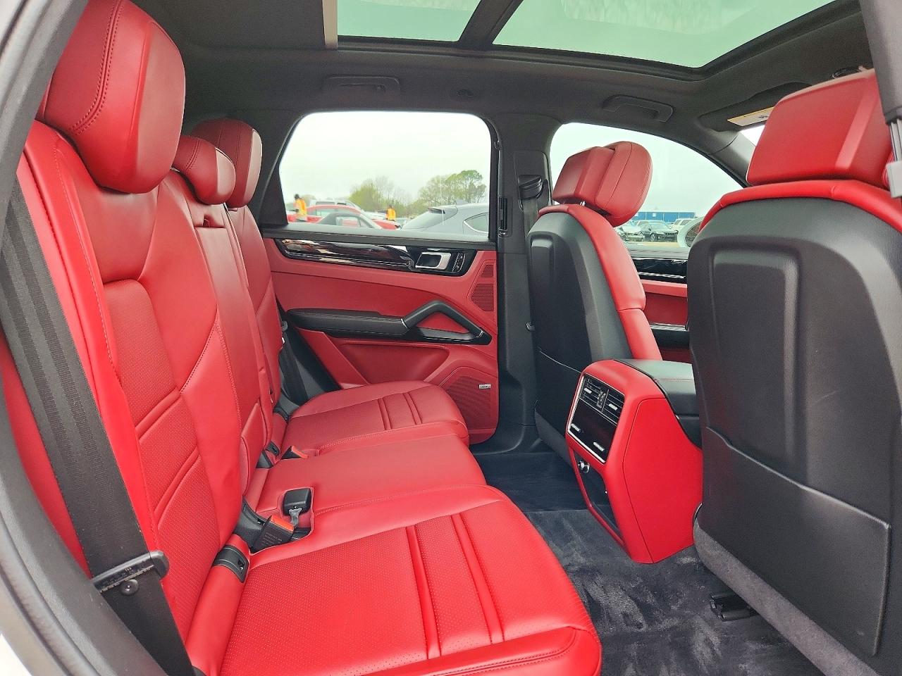 2021 PORSCHE CAYENNE E-HYBRID photo 21