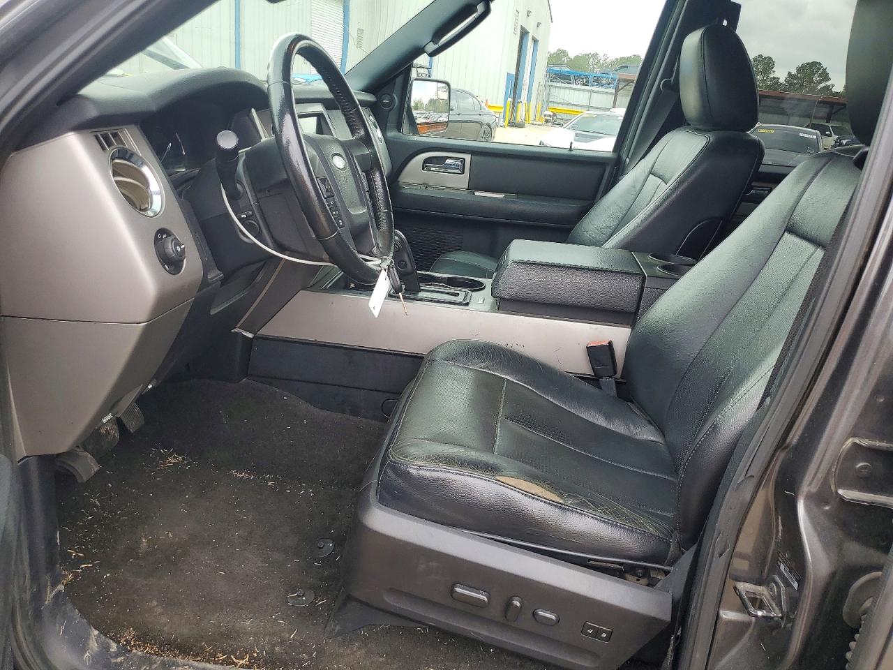 2017 FORD EXPEDITION EL XLT photo 13