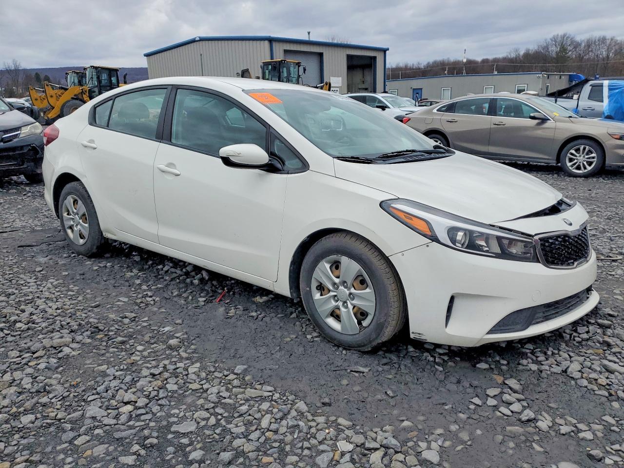 2017 KIA FORTE LX photo 4