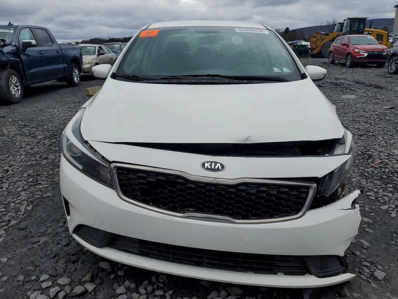 2017 KIA FORTE LX photo 5