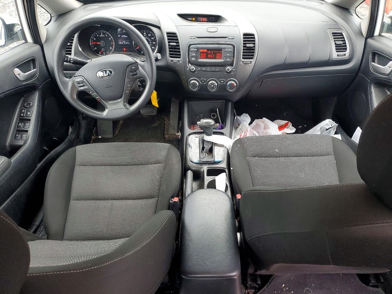 2017 KIA FORTE LX photo 8