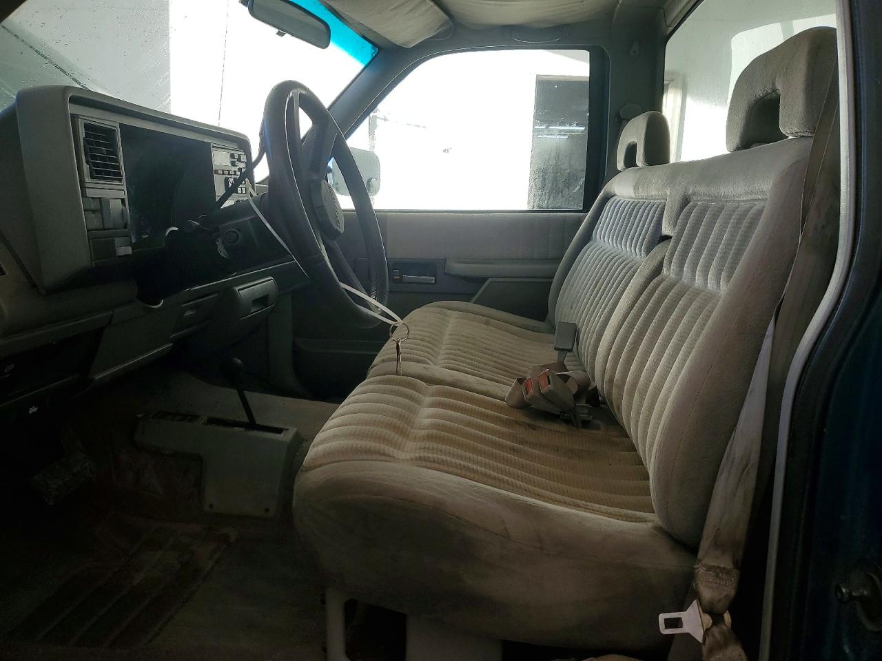 1994 CHEVROLET GMT-400 K2500 photo 13