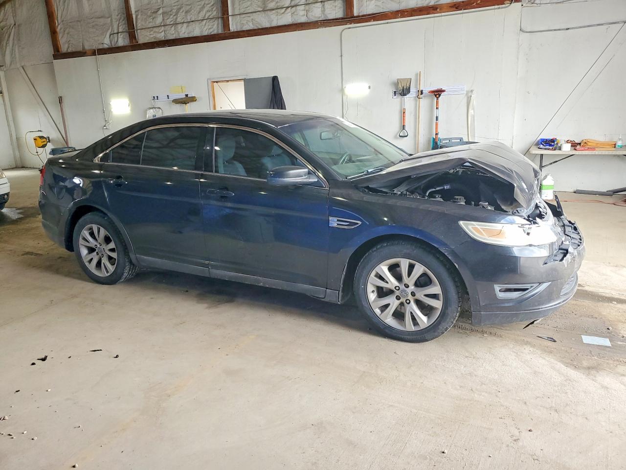 2010 FORD TAURUS SEL photo 4