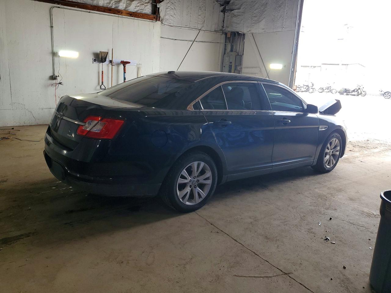 2010 FORD TAURUS SEL photo 3