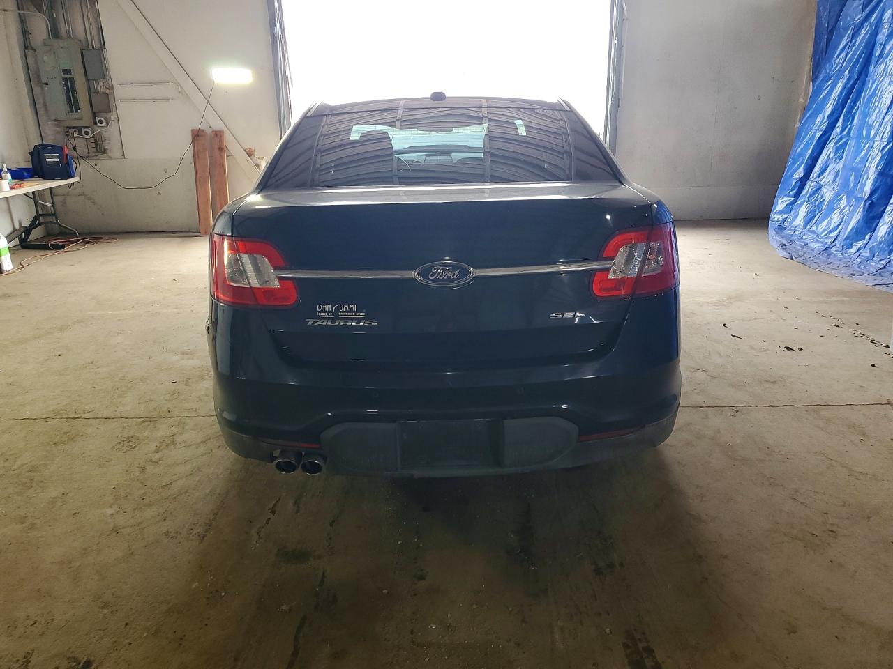 2010 FORD TAURUS SEL photo 6