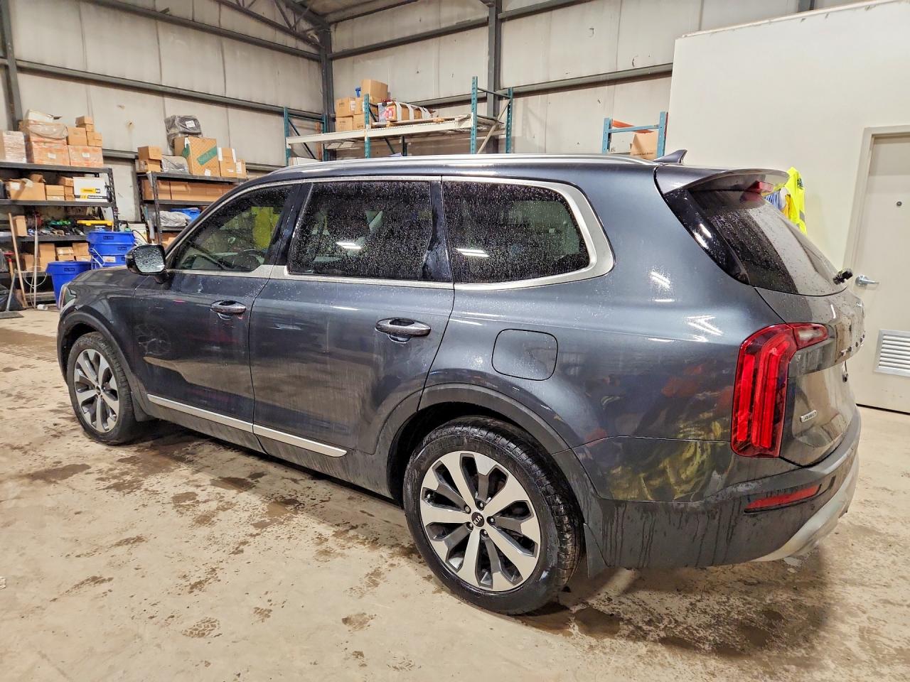 2021 KIA TELLURIDE photo 3