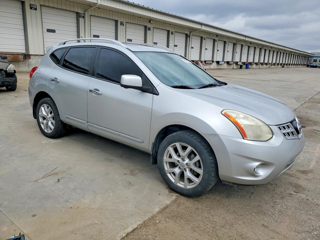2013 NISSAN ROGUE S photo 4