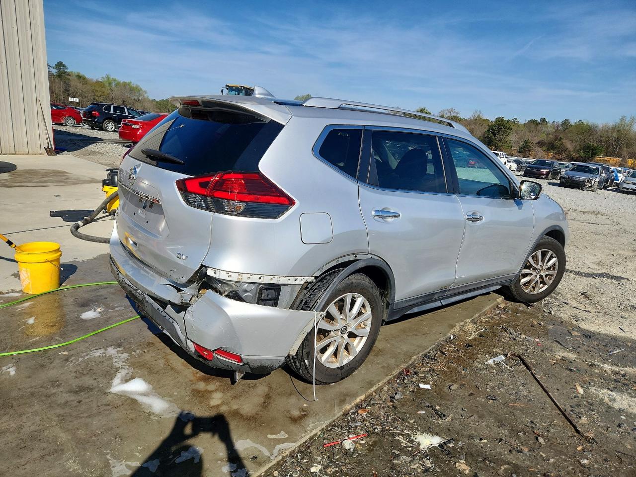 2017 NISSAN ROGUE SV photo 5