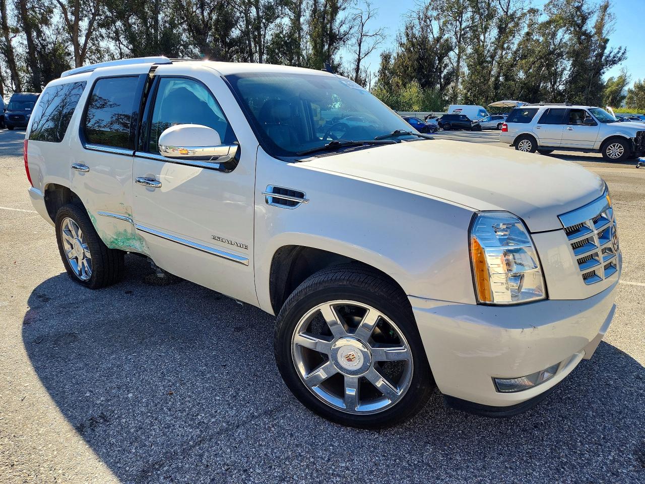 2012 CADILLAC ESCALADE LUXURY photo 10