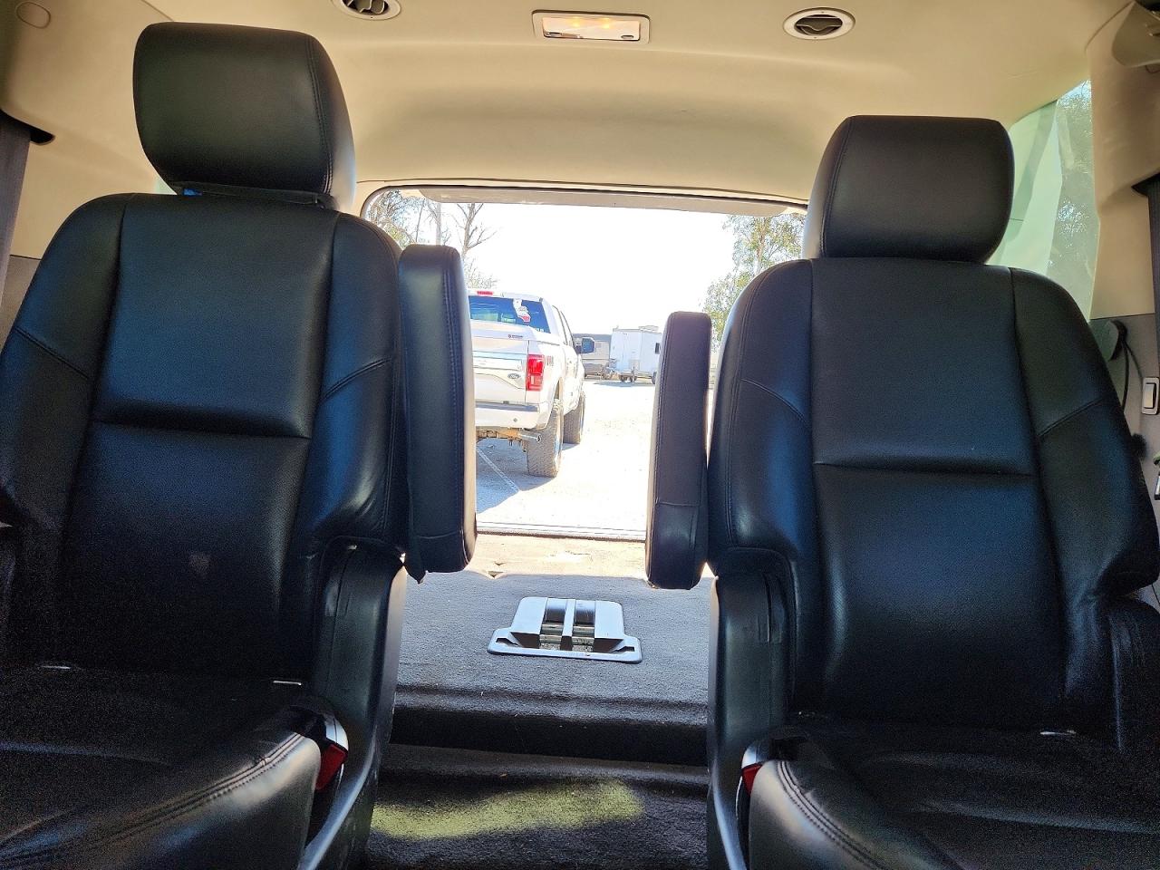 2012 CADILLAC ESCALADE LUXURY photo 28