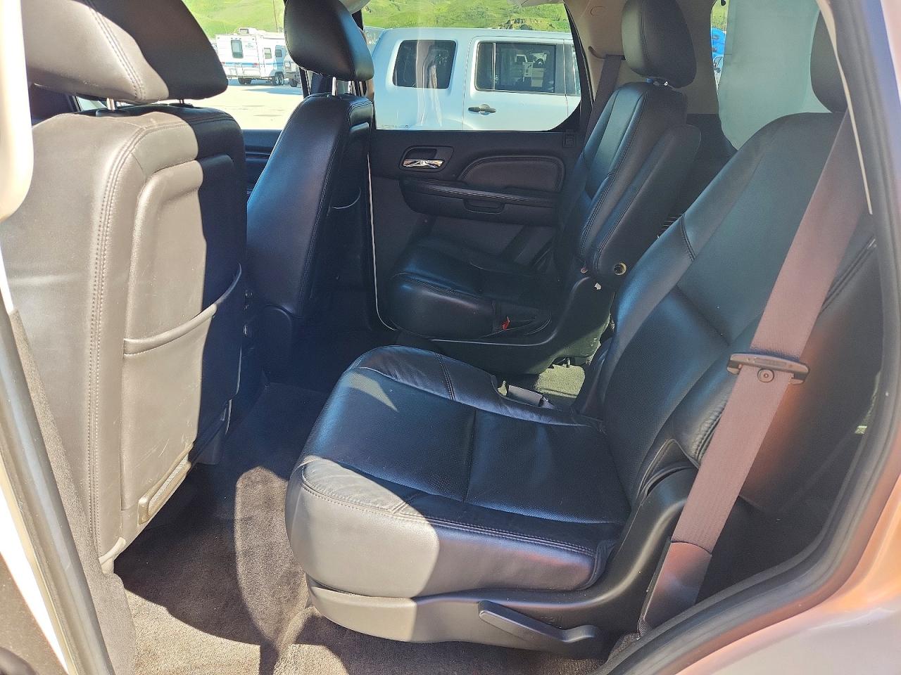 2012 CADILLAC ESCALADE LUXURY photo 31