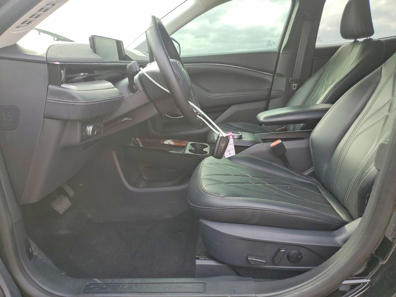 2021 FORD MUSTANG MACH-E SELECT photo 13