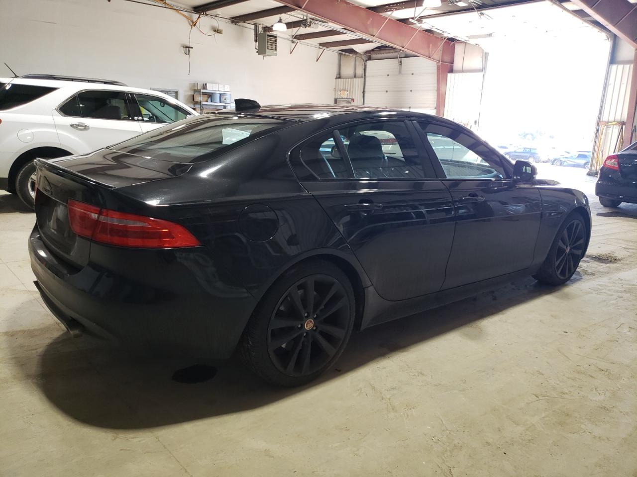 2017 JAGUAR XE photo 7