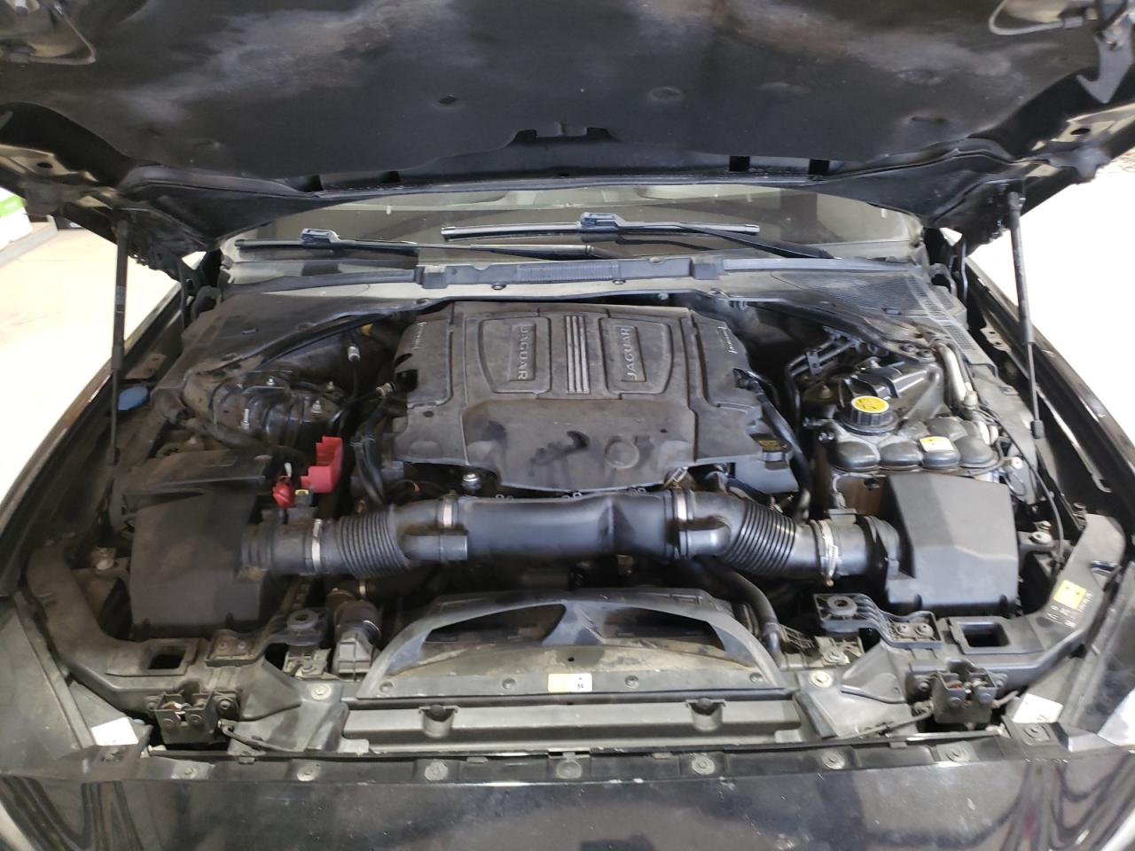 2017 JAGUAR XE photo 31