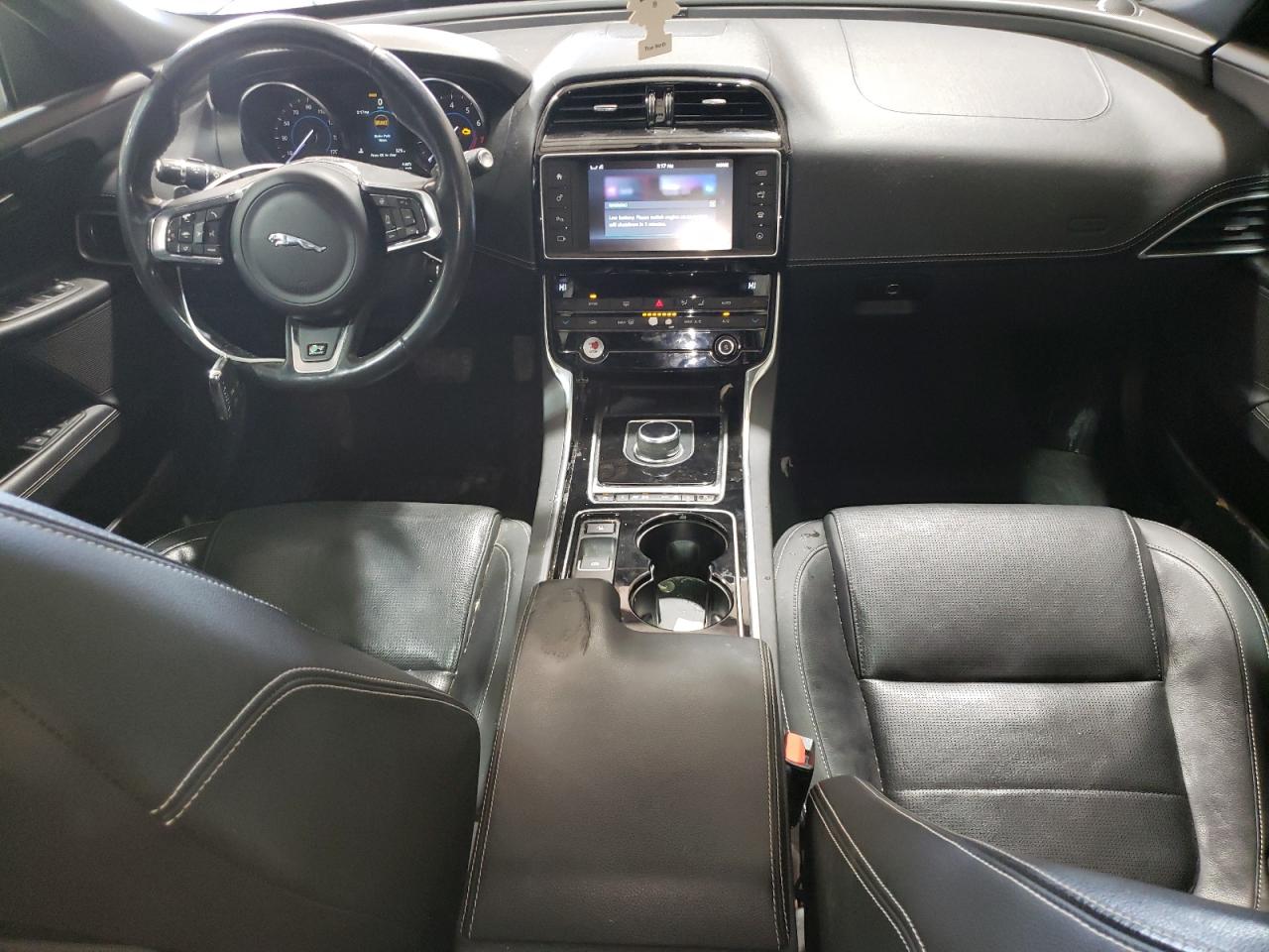 2017 JAGUAR XE photo 22