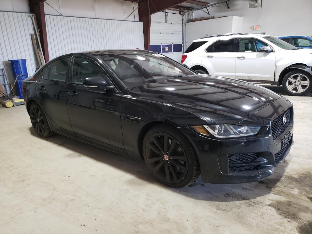 2017 JAGUAR XE photo 10