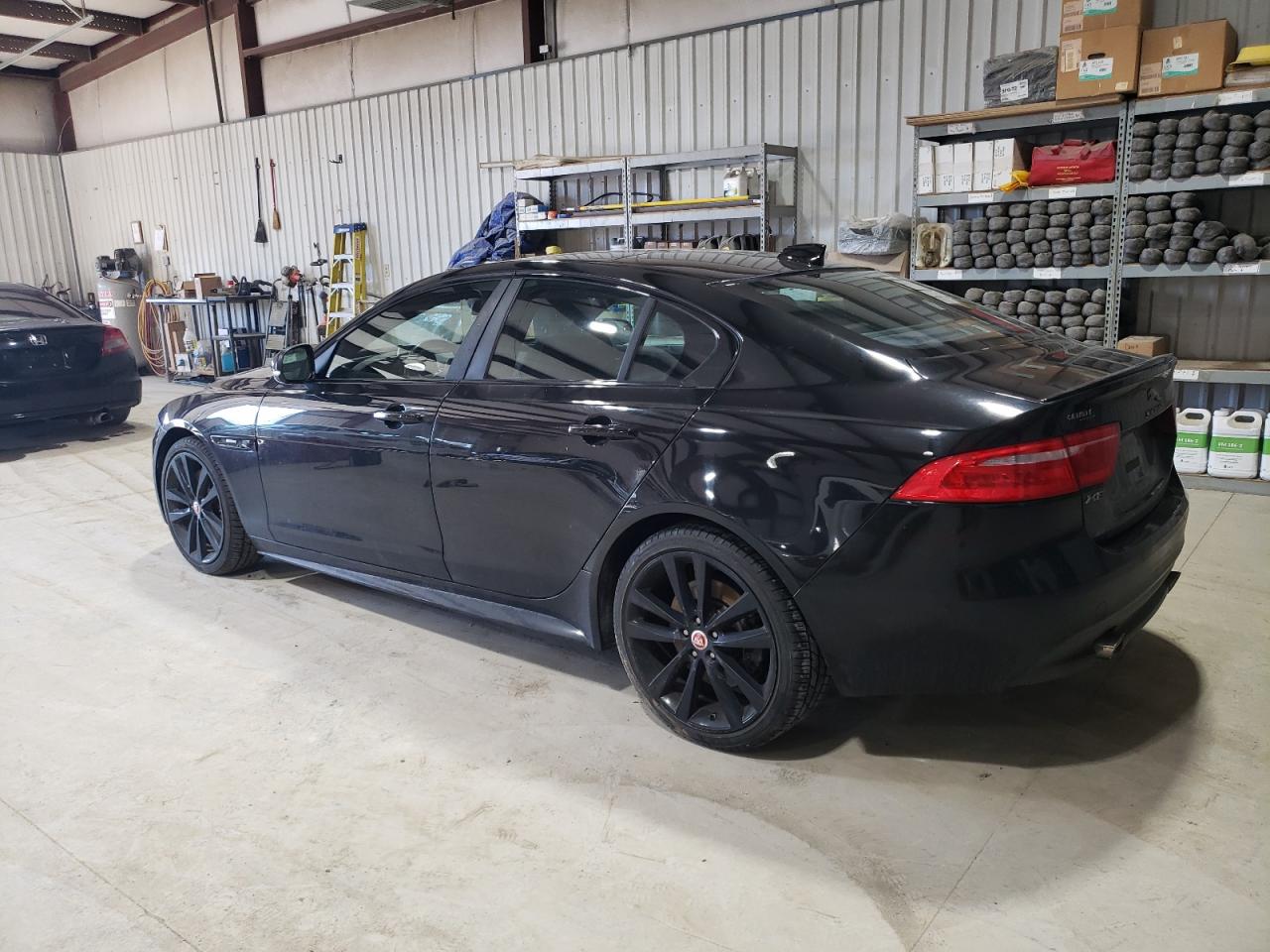 2017 JAGUAR XE photo 4
