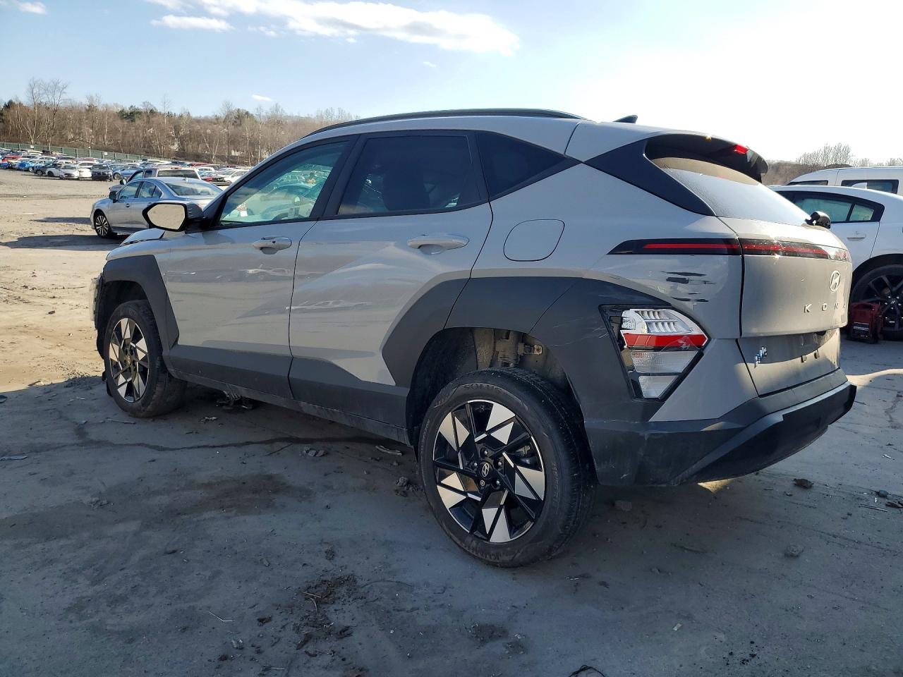 2025 HYUNDAI KONA SEL photo 3