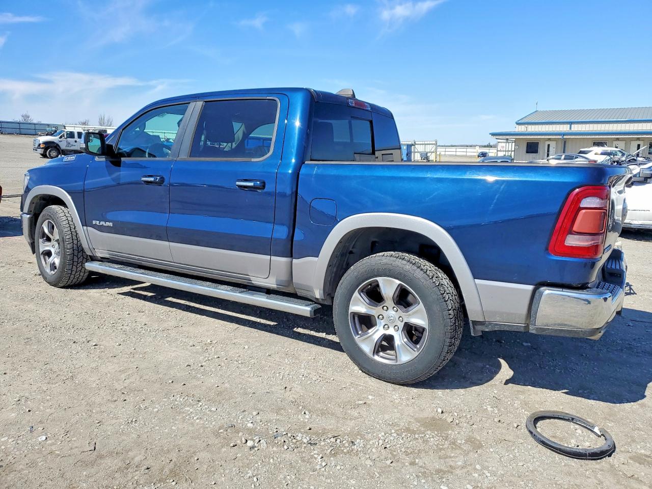 2019 RAM 1500 LARAMIE photo 3