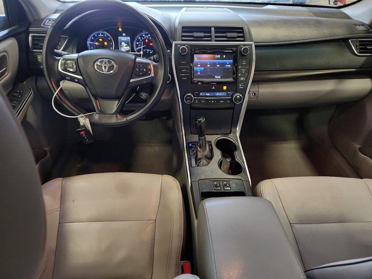 2016 TOYOTA CAMRY XLE photo 22