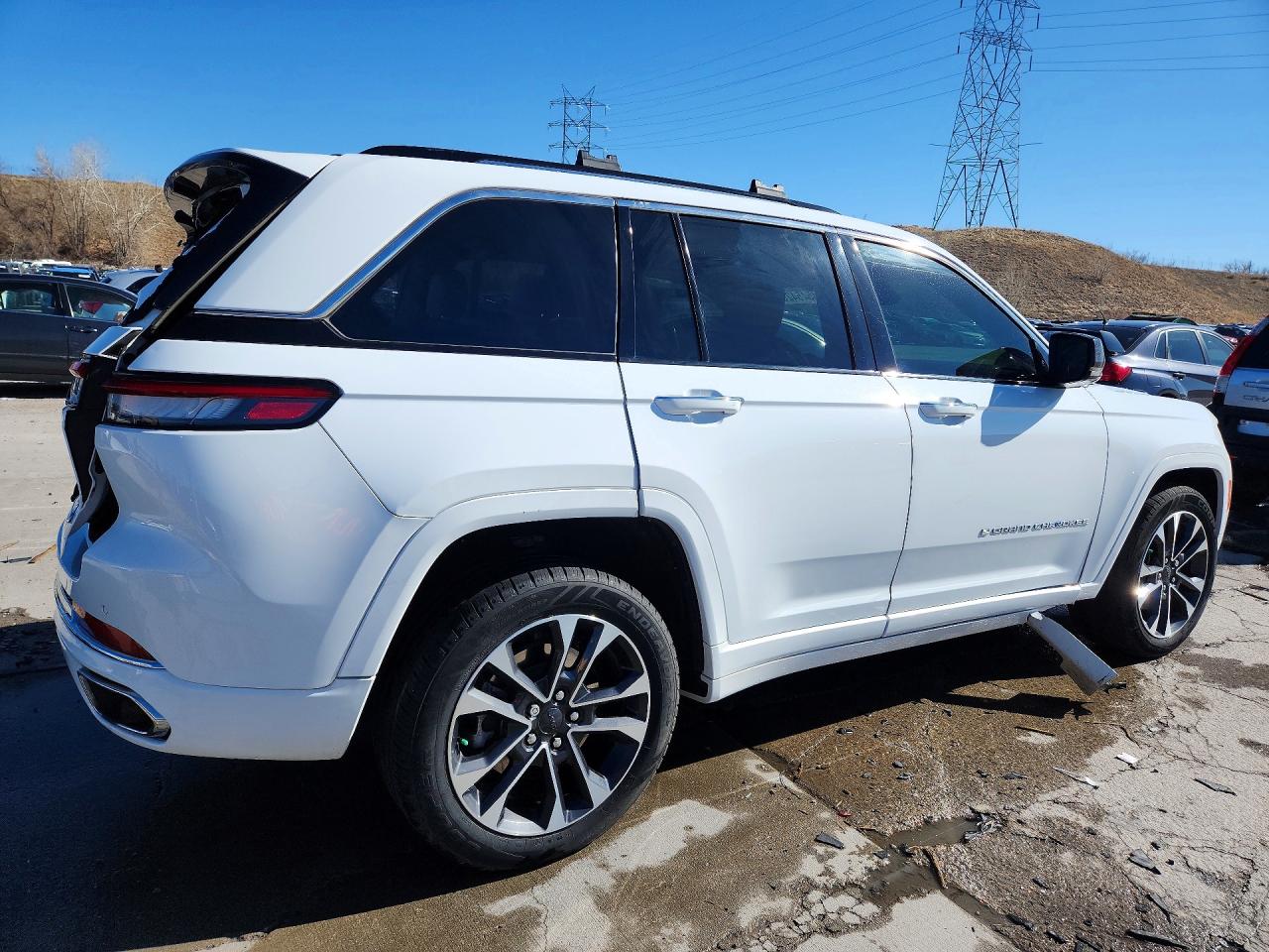 2023 JEEP GRAND CHEROKEE OVERLAND 4XE photo 5