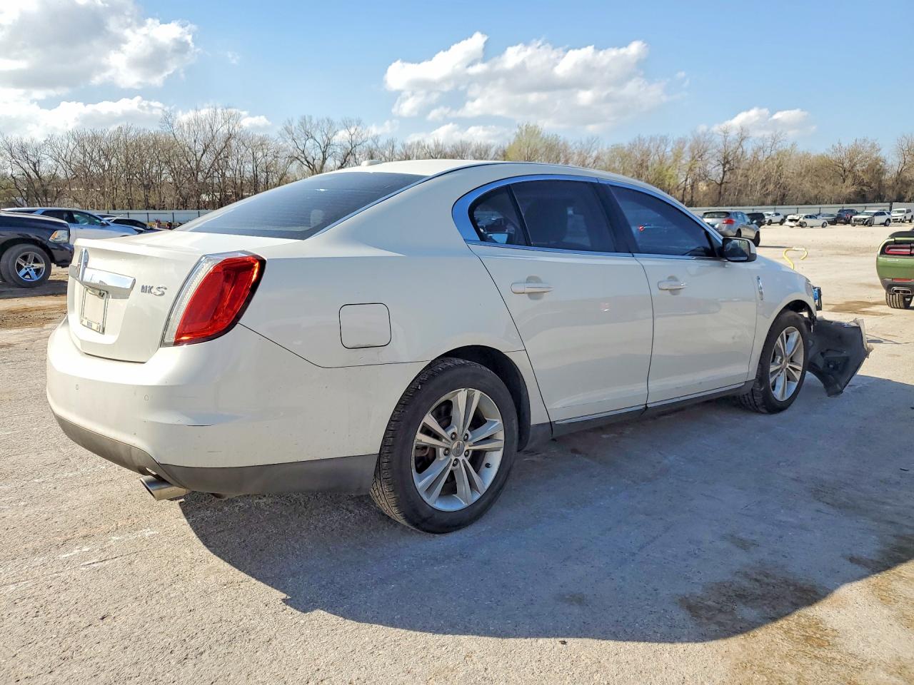 2010 LINCOLN MKS photo 5
