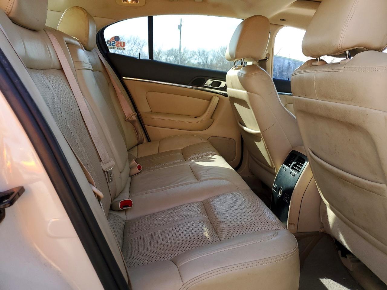 2010 LINCOLN MKS photo 19