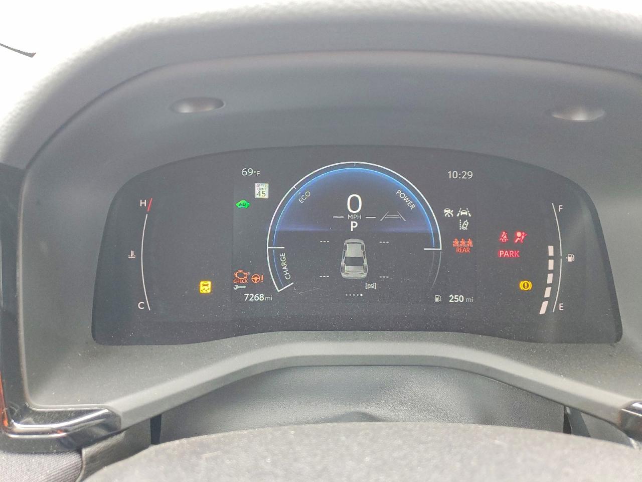 2025 TOYOTA CAMRY LE photo 17