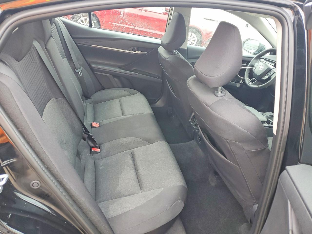 2025 TOYOTA CAMRY LE photo 19
