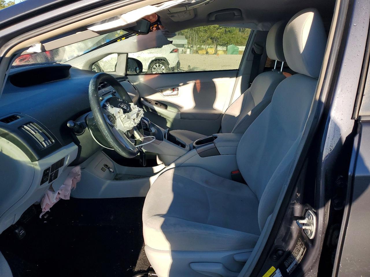 2015 TOYOTA PRIUS THREE photo 7