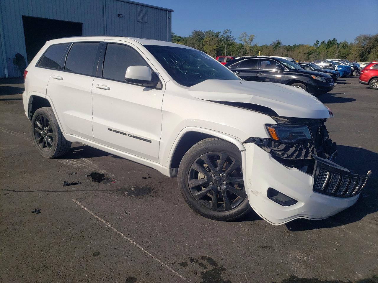 2022 JEEP GRAND CHEROKEE LAREDO E photo 7