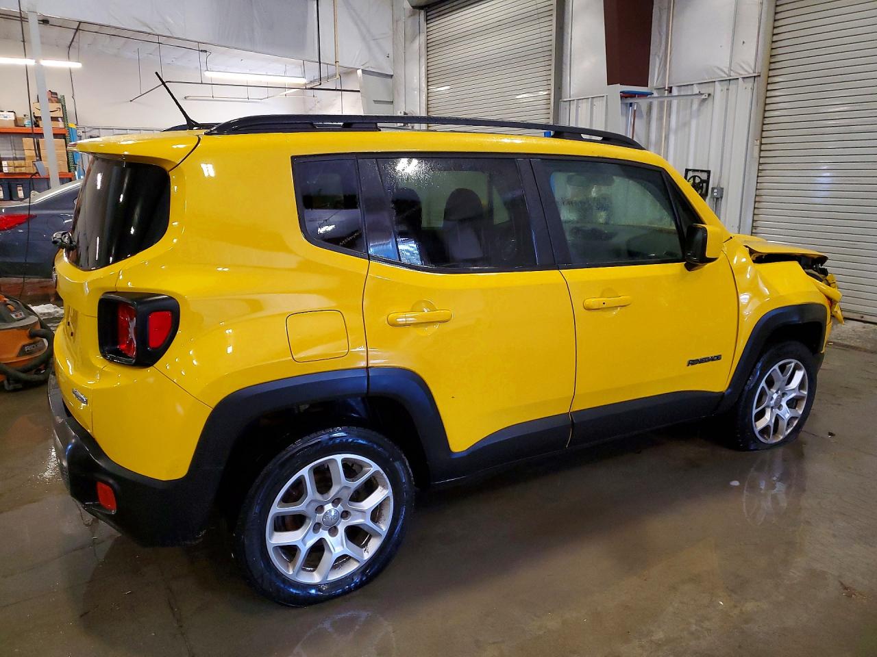 2017 JEEP RENEGADE LATITUDE photo 3