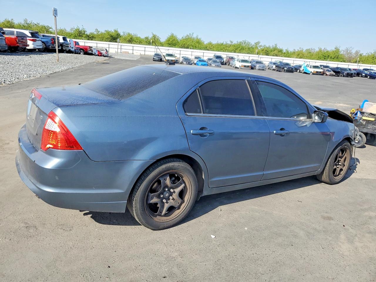 2011 FORD FUSION SE photo 3