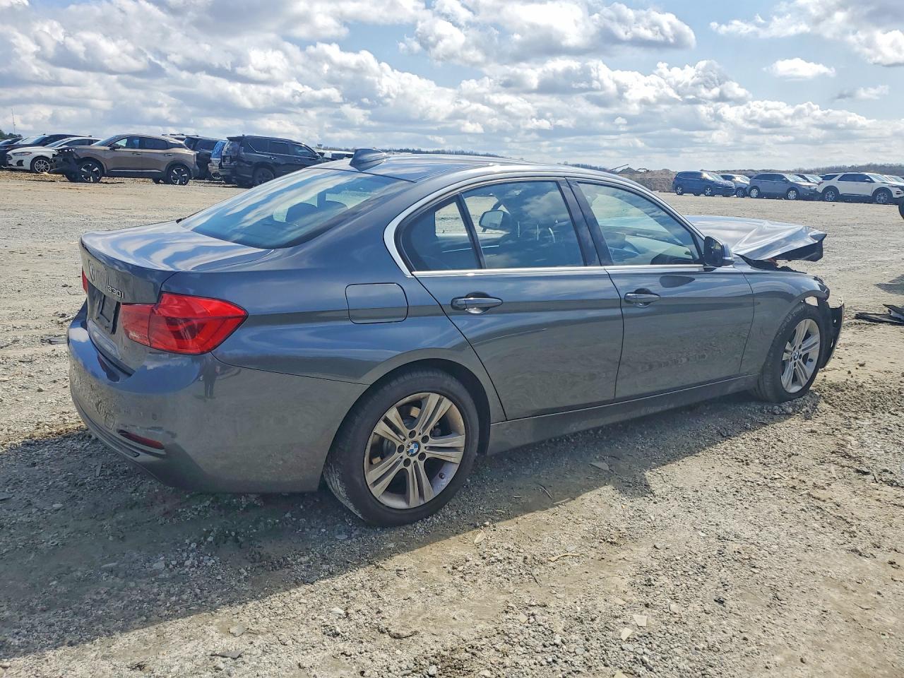 2017 BMW 330 I photo 3