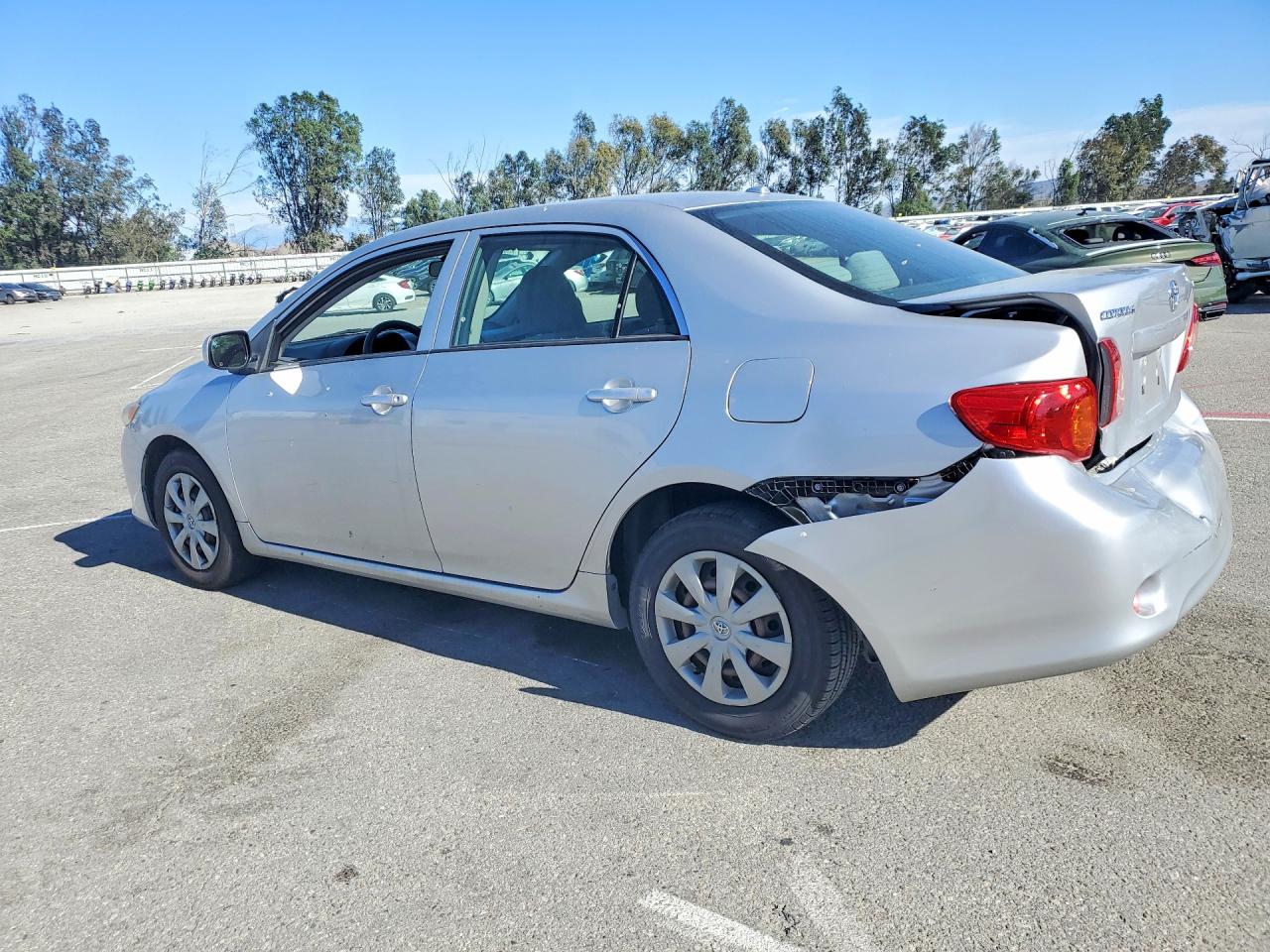 2009 TOYOTA COROLLA LE photo 3