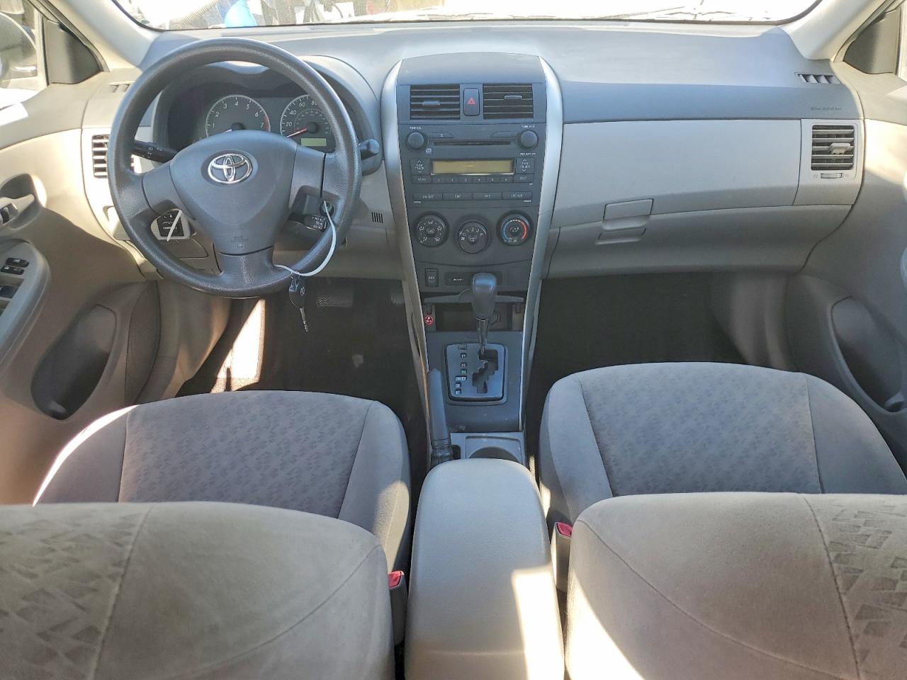 2009 TOYOTA COROLLA LE photo 15