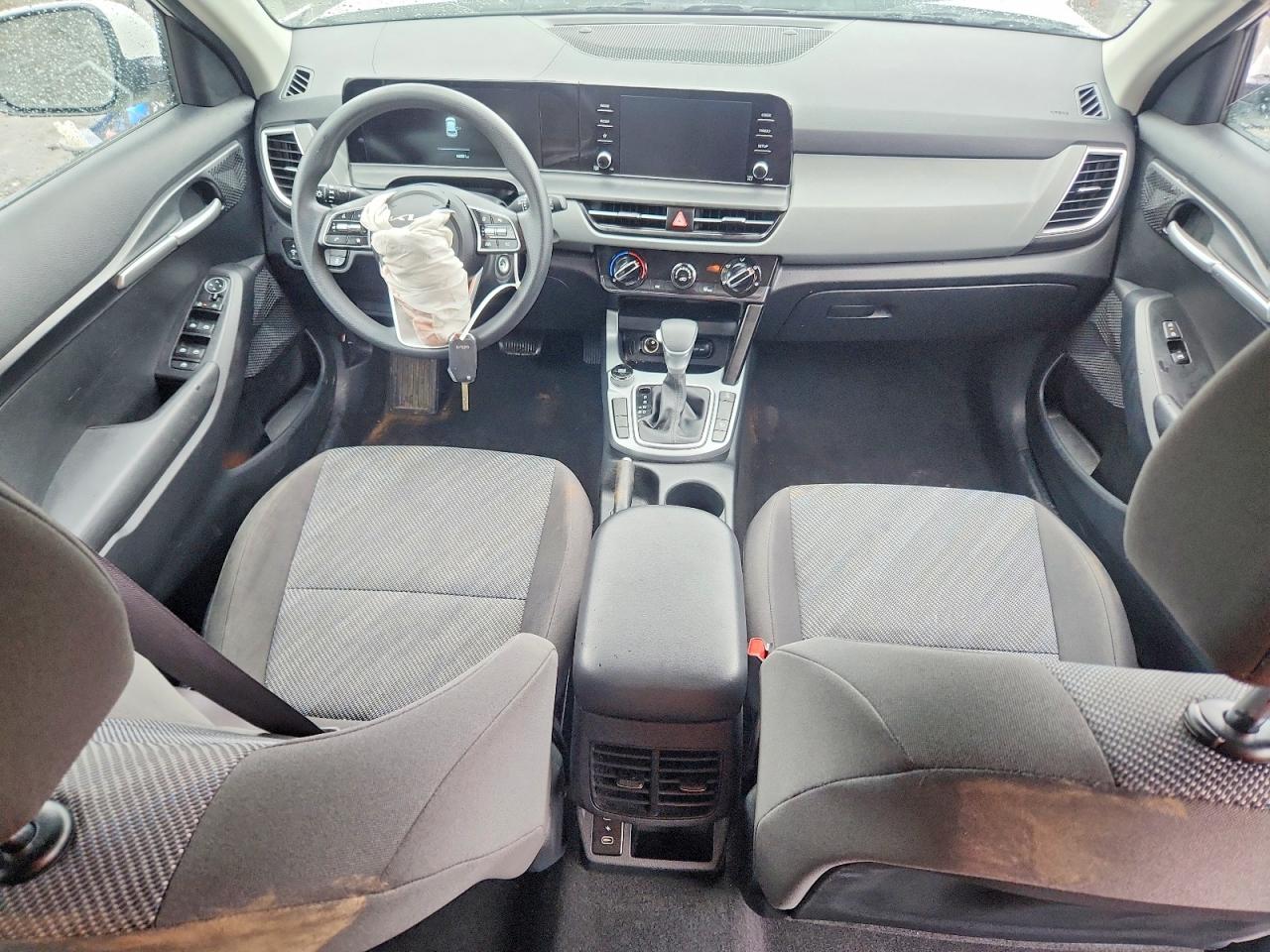 2025 KIA SELTOS LX photo 15